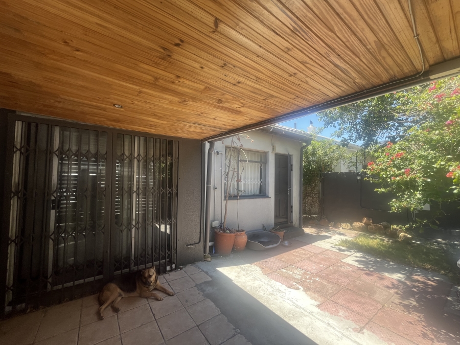 3 Bedroom Property for Sale in Vredehoek Western Cape